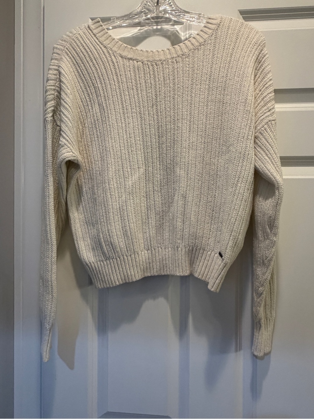 Hollister Cream Ribbed Crewneck Sweater w. Open Back